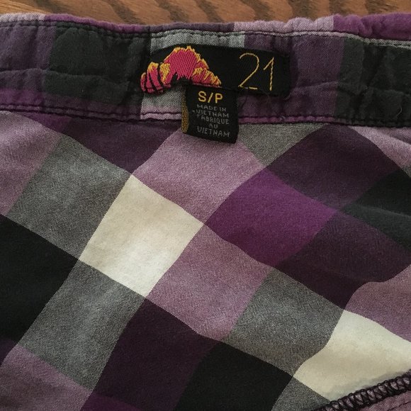 Forever 21 Plaid Button Down (5/$20) - Picture 3 of 3